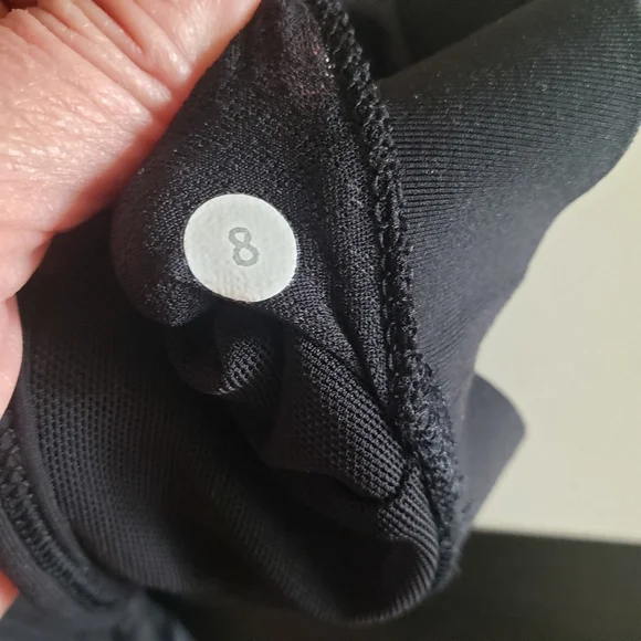 Lululemon Tank With Built In Bra - Racerback Size 8 - Picture 2 of 11